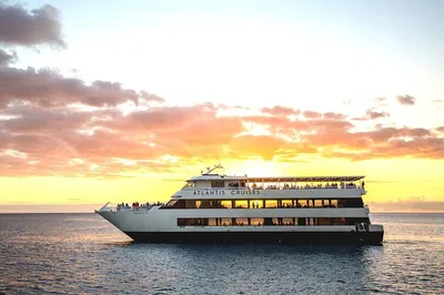 Waikiki Sunset Cocktail Cruise: Majestic Views & Island Vibes!