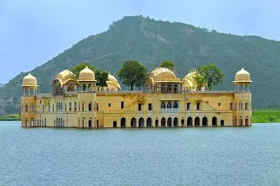 Discover Jaipur's Royal Majesty: A Luxurious Day Trip from Delhi