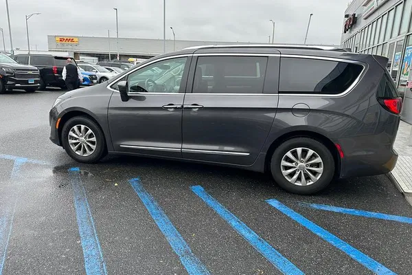 Stress-Free Montreal Cruise Port Transfer: Private & Direct