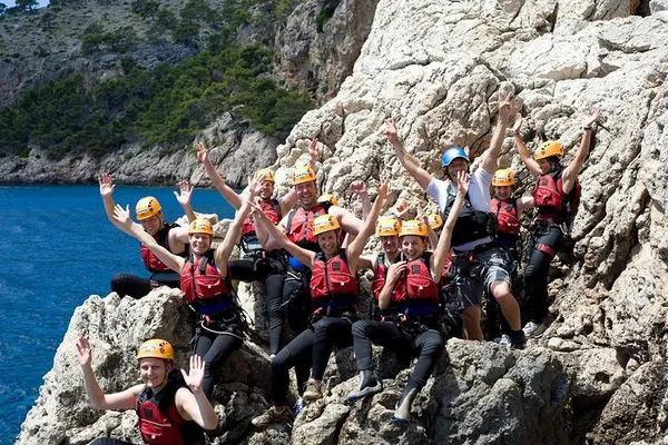 Mallorca Cliff Jumping: Conquer Heights in a Thrilling Adventure!