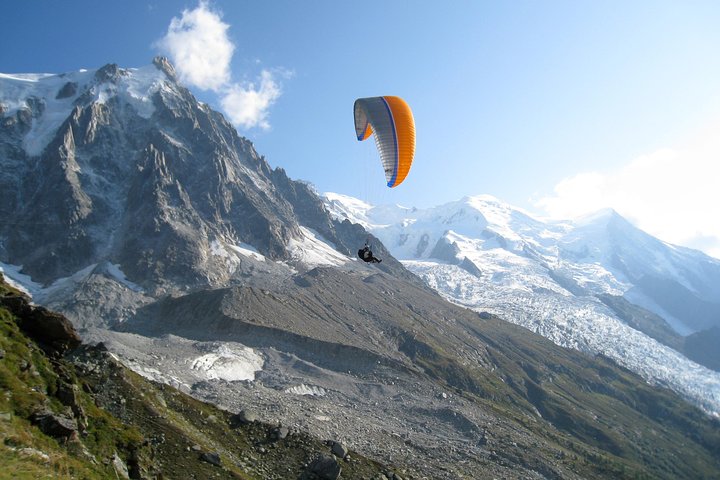 Chamonix Paragliding: Soar Above the French Alps on a Discovery Flight!
