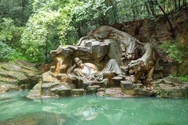 Escape Shanghai: Hangzhou Hiking Adventure with Bullet Train