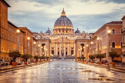 St Peter's Basilica: Underground Tour with Dome Climb