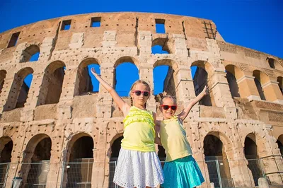 Unearth Rome's Secrets: A Colosseum Family Treasure Hunt Adventure!