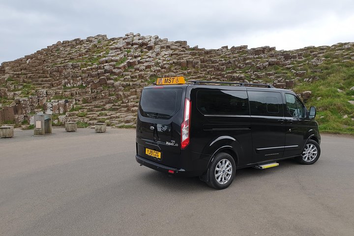 Unveil Game of Thrones & Giants Causeway: A Belfast Day Trip