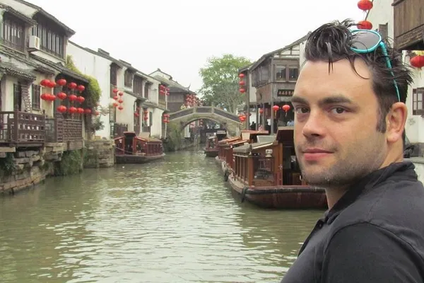 Wuzhen Water Town Tour: Lunch & Private Ride