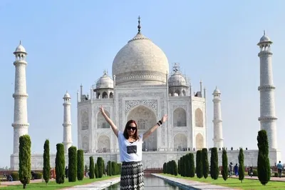 Sunrise to Sunset: Private Agra & Taj Mahal Tour with Lunch