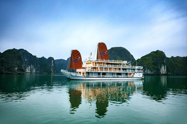 HaLong & LanHa Bay 2-Day Kayak Cruise - Vega Legend