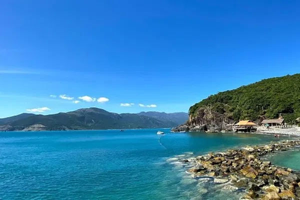 Nha Trang's Ultimate Party: Snorkeling, Seafood & Floating Bar Fun!