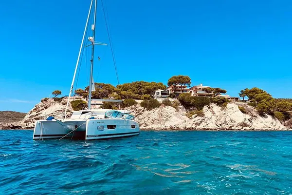 Palma de Mallorca: Luxury Catamaran Sailing & Tapas