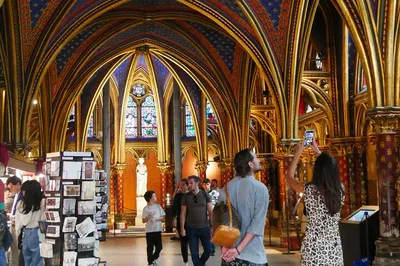 Unlock Parisian History: Private Tour of Sainte-Chapelle & Conciergerie