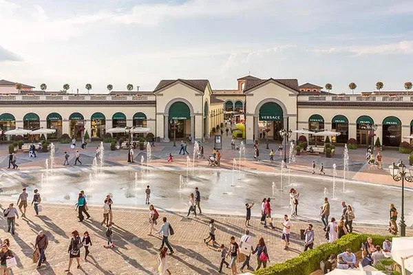 Serravalle Shopping Spree: Private Luxury Tour from Milan