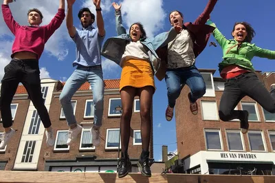 Arnhem's Thrilling Murder Mystery: Crack the Case!