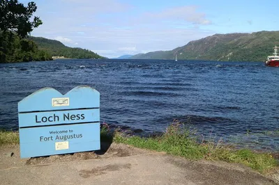 Loch Ness Tour: Private Day Trip with Boat Ride