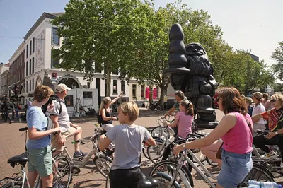 Discover Rotterdam's Architectural Marvels & History: An Unforgettable Bike Tour