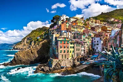 Michelangelo's Marble Quest & Cinque Terre: A Siena Private Tour