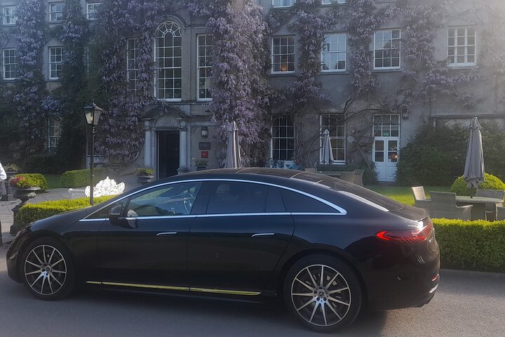 Dublin Airport: Electric Luxury Sedan Transfer - Arrive in Style!