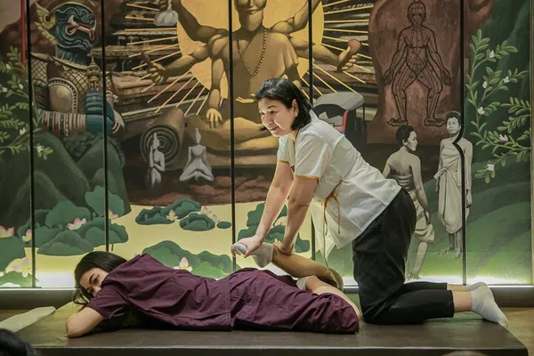 Master Thai Massage: Bangkok Hands-On Technique Workshop