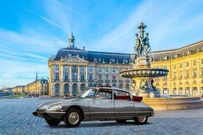 Bordeaux in Style: A Luxurious Citroen DS Convertible Tour