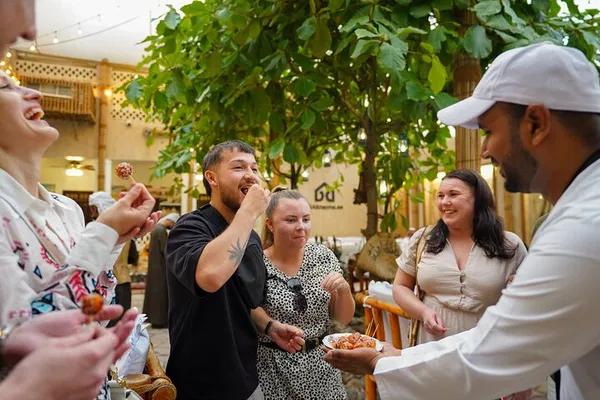 Dubai Old Town Tour: Souks, Street Food & Abra Ride