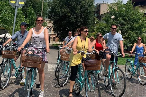 Verona Bike Tour: See Hidden Gems & Top Sights!
