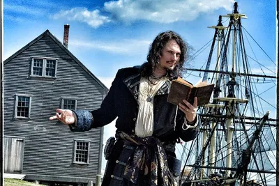 Uncover Salem's Secrets: Black Cat Historical Day Tour