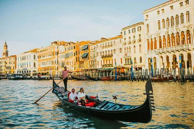 Venice Grand Canal Gondola Ride: A Timeless 30-Minute Serenade