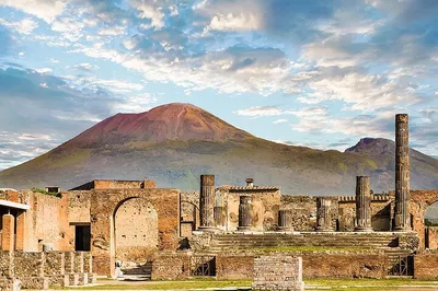 Unveiling Pompeii & Vesuvius: A Luxurious Journey Through History