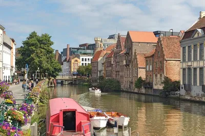 Uncover Ghent's Charm: A Historical Walking Tour with a Delicious Twist