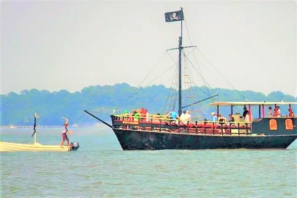 Embark on Hilton Head's Black Dagger Pirate Adventure!