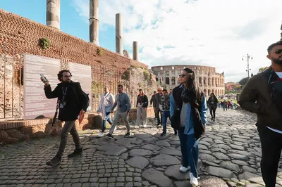 Ancient Rome Tour: Colosseum, Forum & Palatine Hill