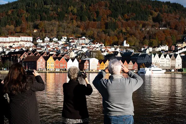 Bergen Minibus Tour: Unveiling Hidden Gems with Local Expertise