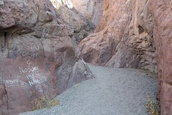 Hike & Hot Springs: Colorado River Tour from Hoover Dam