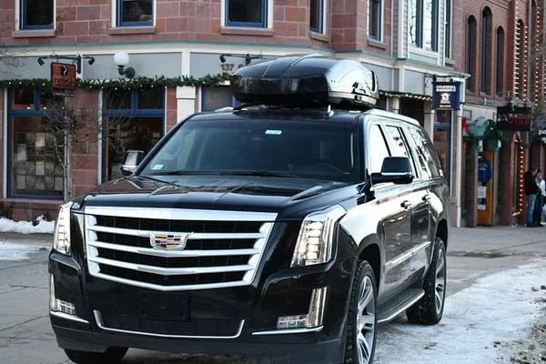 Luxury Ski Transfers: Denver Airport to Vail in Style