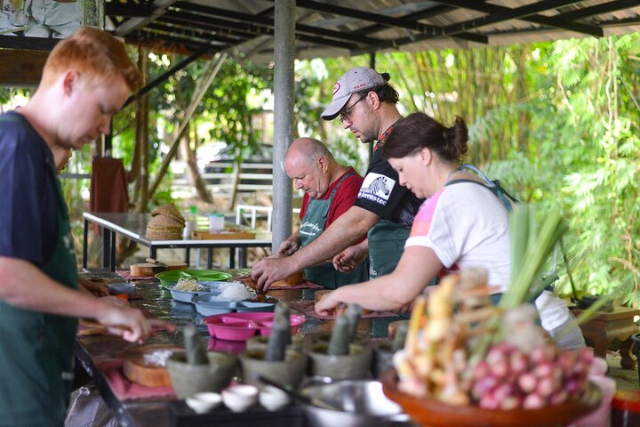 Unleash Your Inner Chef: Krabi Thai Cooking Class Adventure!