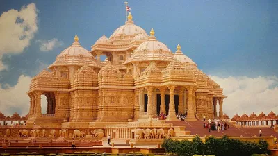 Delhi's Dynasties & Deities: A Full-Day Private Tour