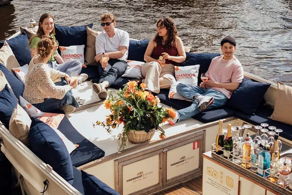 Amsterdam's Luxurious Canal Cruise: Sip, Sightsee & Soak in the City!