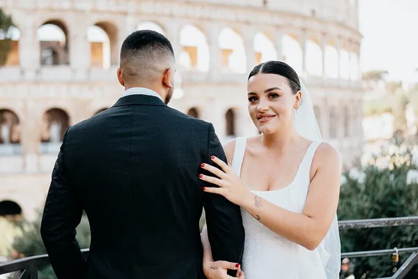 Immortalize Your Roman Holiday: Colosseum Mini Photoshoot