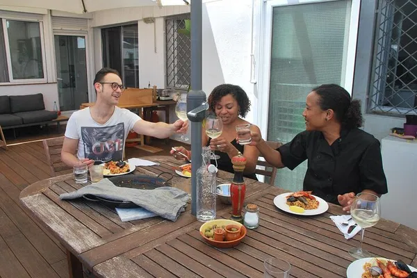 Barcelona Paella Class: Cook & Dine with a Local!