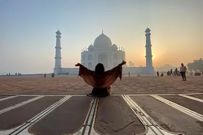 Witness Sunrise Spectacle: Private Taj Mahal Tour from Delhi