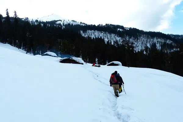 Kedarkantha Trek: Summit Himalayan Views