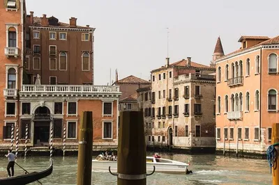 Unveiling Venice: Walk in the Footsteps of Commissario Brunetti!