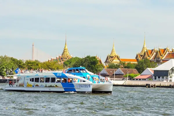 Bangkok Hop-On Boat Tour: See Temples & Markets!