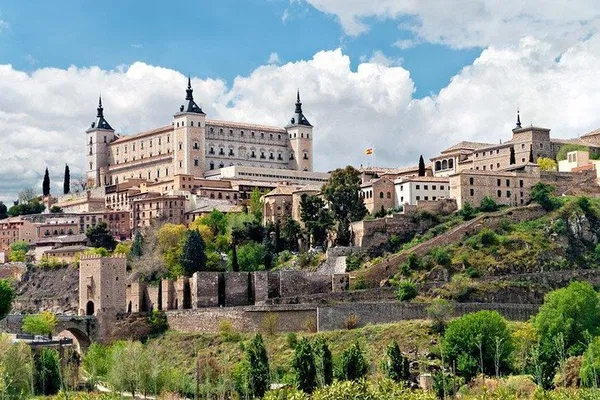 Toledo Tour: Cathedral, Synagogue & Church from Madrid