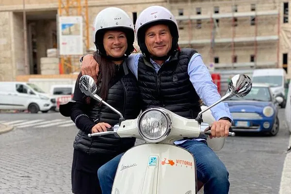 Zip Through Rome: Full Day Vespa Adventure!