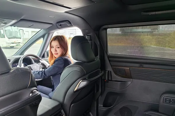 Osaka Hotel to KIX Airport Transfer: Private Ride