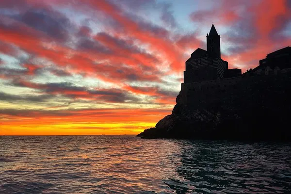 Portovenere Sunset Boat Tour with Aperitif: UNESCO Views