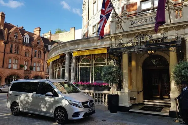 Effortless Elegance: Heathrow Airport to London Hotel Limo Service