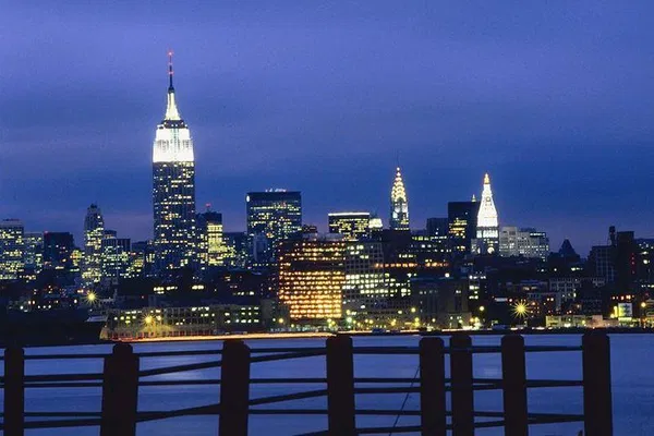 NYC Night Lights: Private Guided Tour for Stunning Skyline Views