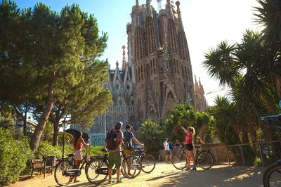 Discover Barcelona's Hidden Gems: An Unforgettable Bike Tour Adventure